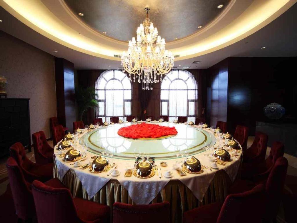 Haiyang Shenglong Jianguo Hotel Hai-yang-hsien Exteriör bild