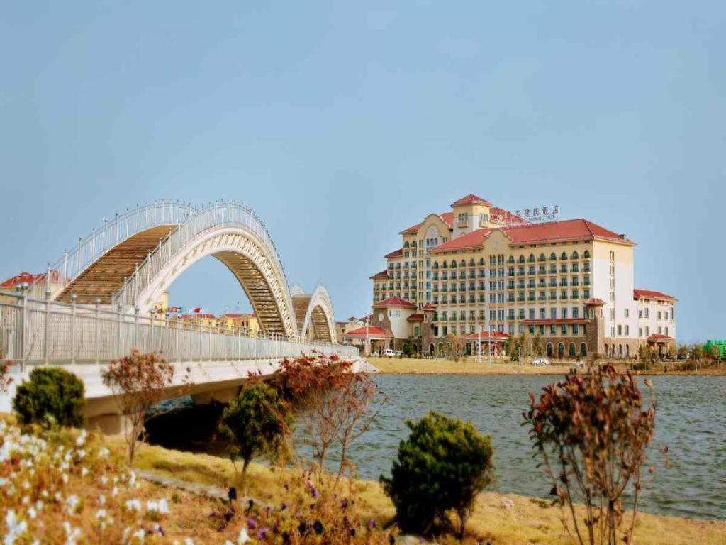 Haiyang Shenglong Jianguo Hotel Hai-yang-hsien Exteriör bild