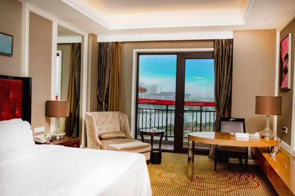 Haiyang Shenglong Jianguo Hotel Hai-yang-hsien Exteriör bild